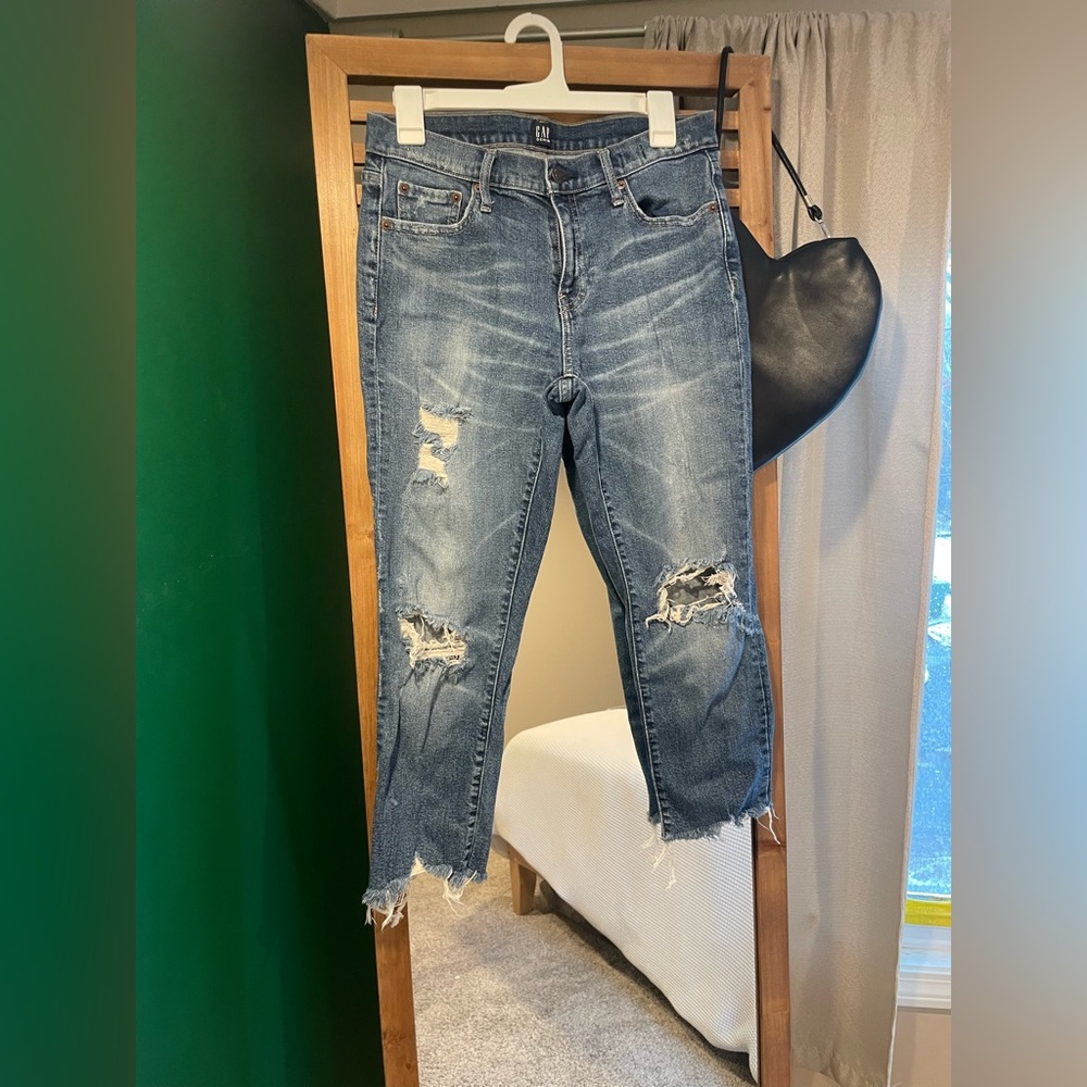 Cropped Ripped Girlfriend Jeans
